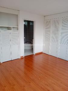 Apartamento en venta en Santa Barbara Alta, Bogotá · foto 9 de 12
