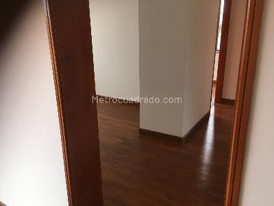 Apartamento de 3 alcobas en venta en Calleja Baja, Bogotá, 114 m² · foto 3 de 9