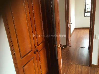 Apartamento de 3 alcobas en venta en Calleja Baja, Bogotá, 114 m² · foto 5 de 9