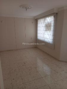 Apartamento de 4 alcobas en venta en Cabecera Del Llano, Bucaramanga, 216 m² · foto 11 de 14