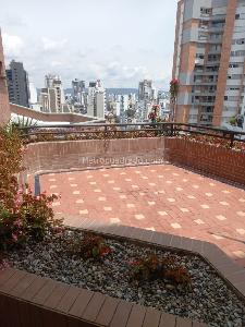 Apartamento de 4 alcobas en venta en Cabecera Del Llano, Bucaramanga, 216 m² · foto 13 de 14