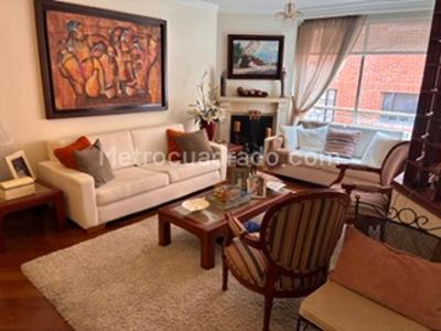 Apartamento de 3 alcobas en venta en Chico San Patricio, Bogotá, 150 m² · foto 6 de 20