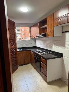 Apartamento de 3 alcobas en venta en Ciudad Salitre Nororiental, Bogotá, 85 m² · foto 6 de 12