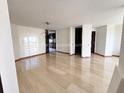 Apartamento de 3 alcobas en venta en Altos De Cabecera, Bucaramanga, 152 m² · foto 2 de 18