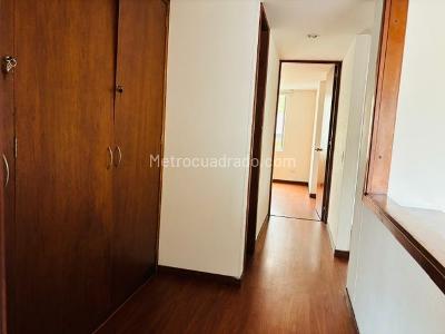 Apartamento de 2 alcobas en venta en Maria Cristina, Bogotá, 74 m² · foto 15 de 16