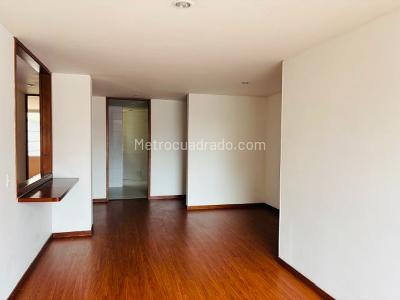 Apartamento de 2 alcobas en venta en Maria Cristina, Bogotá, 74 m² · foto 2 de 16