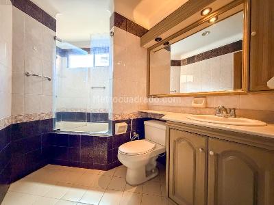 Apartamento de 3 alcobas en venta en Cabecera Del Llano, Bucaramanga, 134 m² · foto 4 de 14