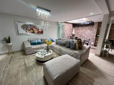 Casa de 5 alcobas en venta en Lagos Del Cacique, Bucaramanga, 320 m² · foto 2 de 20