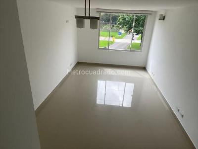 Apartamento de 3 alcobas en venta en Ciudad Salitre Occidental, Bogotá, 70 m² · foto 7 de 12