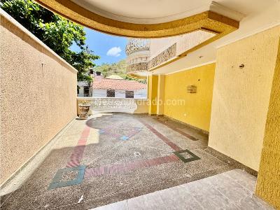 Apartamento en venta en Rodadero, Santa Marta · foto 3 de 18