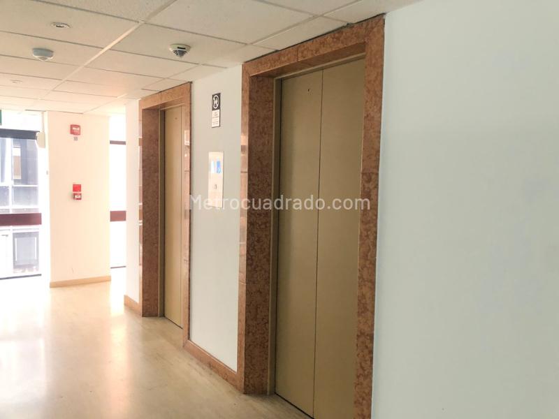 Edificio de Apartamentos en Arriendo, Porciuncula, Bogotá D.C. - Widok 4