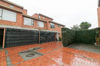 Casa de 4 alcobas en venta en Arrayanes, Bogotá, 232 m² · foto 2 de 20