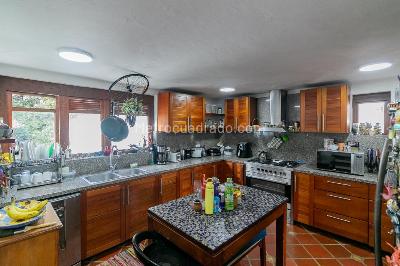 Apartamento de 3 alcobas en venta en Cerros De Niza, Bogotá, 189 m² · foto 2 de 20