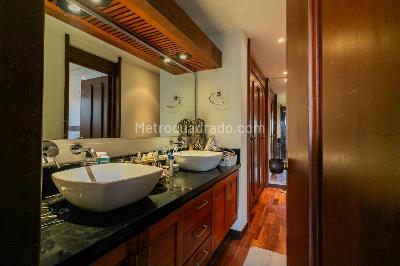 Apartamento de 3 alcobas en venta en Cerros De Niza, Bogotá, 189 m² · foto 19 de 20