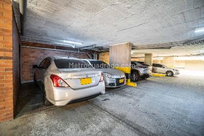 Apartamento de 5 alcobas en venta en Ciudad Jardin, Cali, 330 m² · foto 19 de 20