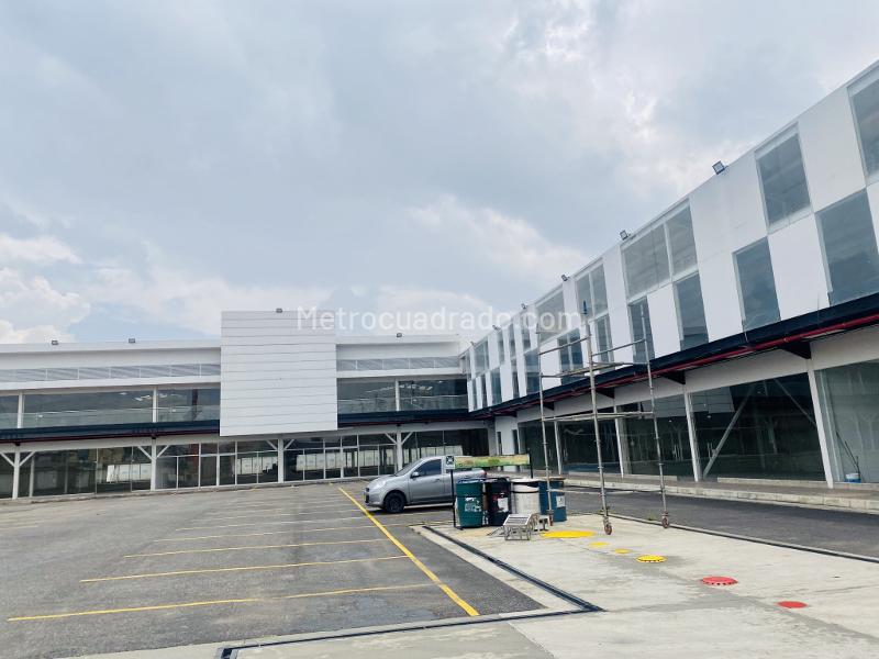 Local Comercial en Arriendo, Avenida Pradilla, Chía - Más