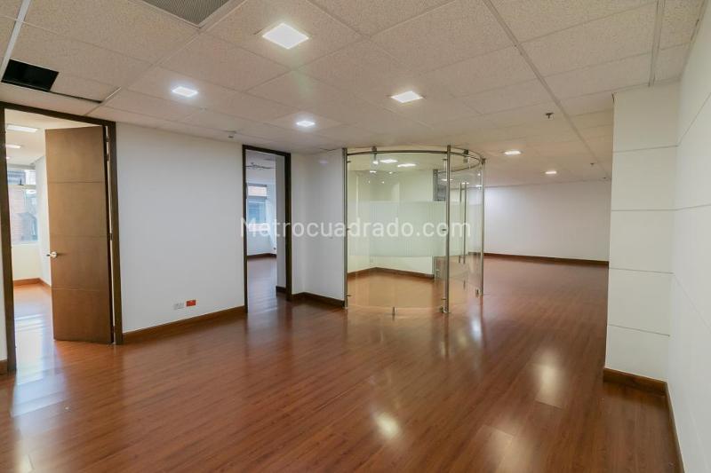 Oficina en Venta, Santa Barbara Usaquen, Bogotá D.C. - Más