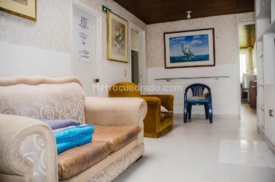 Casa de 5 alcobas en venta en Calatrava, Bogotá, 391 m² · foto 2 de 20