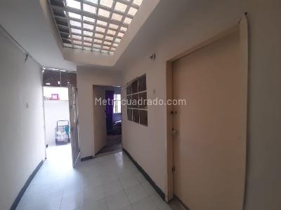 Casa de 5 alcobas en venta en Country Sur, Bogotá, 306 m² · foto 5 de 20