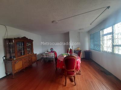 Casa de 5 alcobas en venta en Country Sur, Bogotá, 306 m² · foto 9 de 20