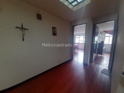 Casa de 5 alcobas en venta en Country Sur, Bogotá, 306 m² · foto 10 de 20