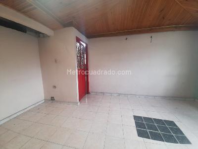Casa de 5 alcobas en venta en Country Sur, Bogotá, 306 m² · foto 16 de 20