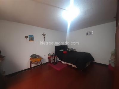 Casa de 5 alcobas en venta en Country Sur, Bogotá, 306 m² · foto 19 de 20