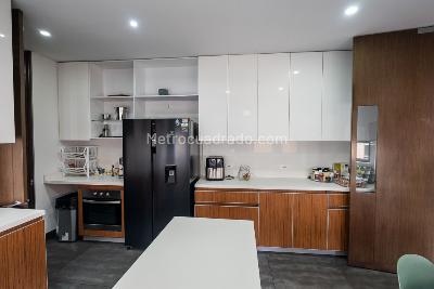 Apartamento de 3 alcobas en venta en Granada, Bogotá, 193 m² · foto 12 de 20