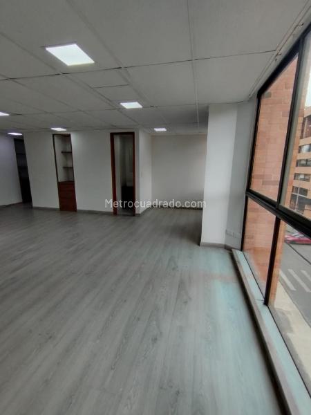 Oficina en Venta, El Lago, Bogotá D.C. - Más