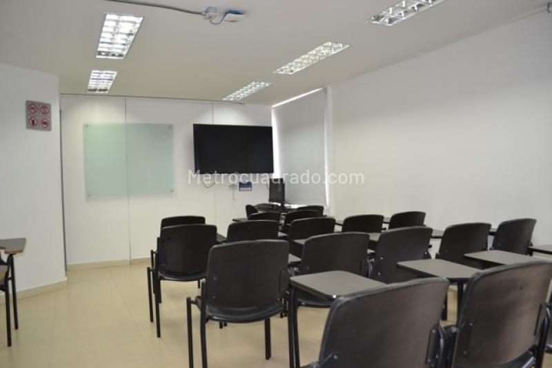 Edificio de Oficinas en Arriendo, Los Alcazares, Bogotá D.C. - Más