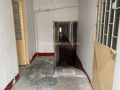 Casa de 5 alcobas en arriendo en Barrio El Emporio, Villavicencio, 313 m² · foto 9 de 10