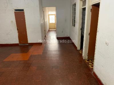 Casa de 5 alcobas en arriendo en Barrio El Emporio, Villavicencio, 313 m² · foto 2 de 10