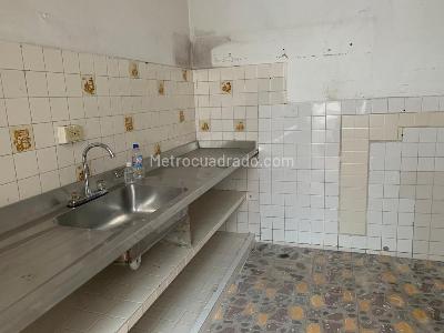 Casa de 5 alcobas en arriendo en Barrio El Emporio, Villavicencio, 313 m² · foto 5 de 10