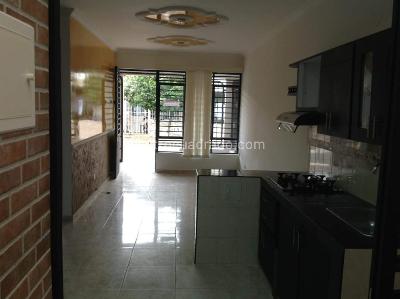 Casa de 3 alcobas en venta en Guatape 2, Villavicencio, 72 m² · foto 3 de 10