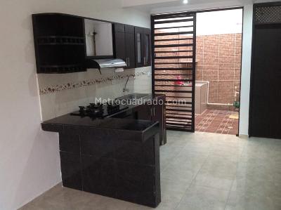 Casa de 3 alcobas en venta en Guatape 2, Villavicencio, 72 m² · foto 5 de 10