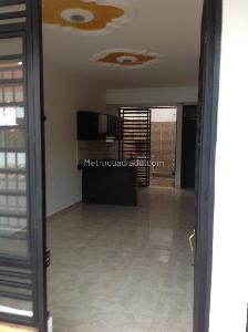 Casa de 3 alcobas en venta en Guatape 2, Villavicencio, 72 m² · foto 6 de 10