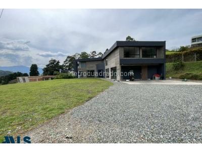 Casa de 4 alcobas en venta en Aburra Sur, Envigado, 598 m² · foto 2 de 20