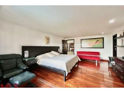 Apartamento de 4 alcobas en venta en Los Balsos N 1, Medellín, 458 m² · foto 2 de 20