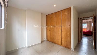 Apartamento de 4 alcobas en venta en Lorena, Medellín, 122 m² · foto 3 de 15