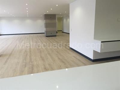 Apartamento de 4 alcobas en venta en Santa Barbara Alta, Bogotá, 655 m² · foto 10 de 20