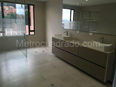 Apartamento de 4 alcobas en venta en Santa Barbara Alta, Bogotá, 655 m² · foto 17 de 20
