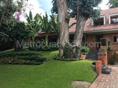 Casa de 5 alcobas en venta en Santa Ana Oriental, Bogotá, 1000 m² · foto 17 de 18
