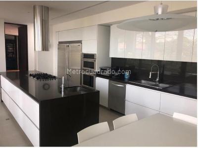 Casa de 5 alcobas en venta en Santa Ana Oriental, Bogotá, 600 m² · foto 3 de 16