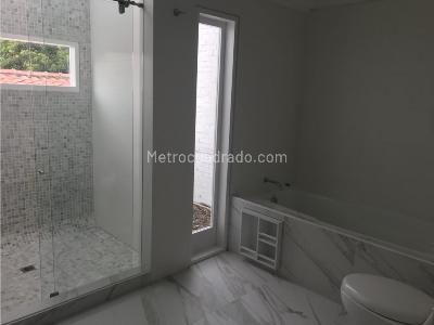 Casa de 5 alcobas en venta en Santa Ana Oriental, Bogotá, 800 m² · foto 8 de 12