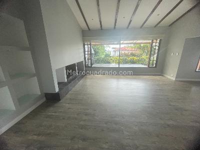 Casa de 5 alcobas en venta en Santa Ana Oriental Usaquen, Bogotá, 850 m² · foto 2 de 17