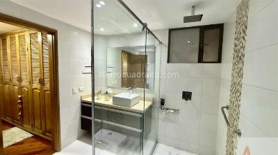 Apartamento en venta en Santa Barbara Central, Bogotá · foto 8 de 15