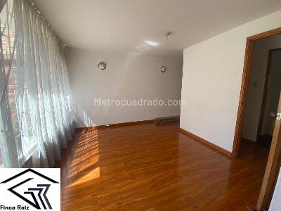 Casa de 3 alcobas en venta en El Batan, Bogotá, 300 m² · foto 17 de 20