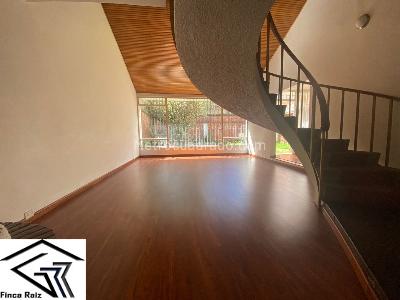 Casa de 3 alcobas en venta en El Batan, Bogotá, 300 m² · foto 18 de 20