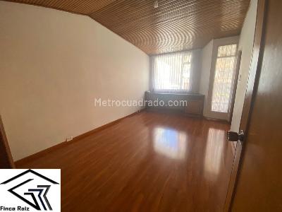Casa de 3 alcobas en venta en El Batan, Bogotá, 300 m² · foto 5 de 20