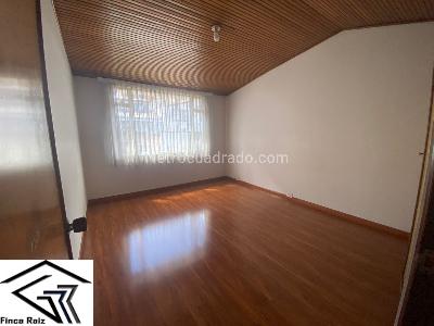 Casa de 3 alcobas en venta en El Batan, Bogotá, 300 m² · foto 8 de 20